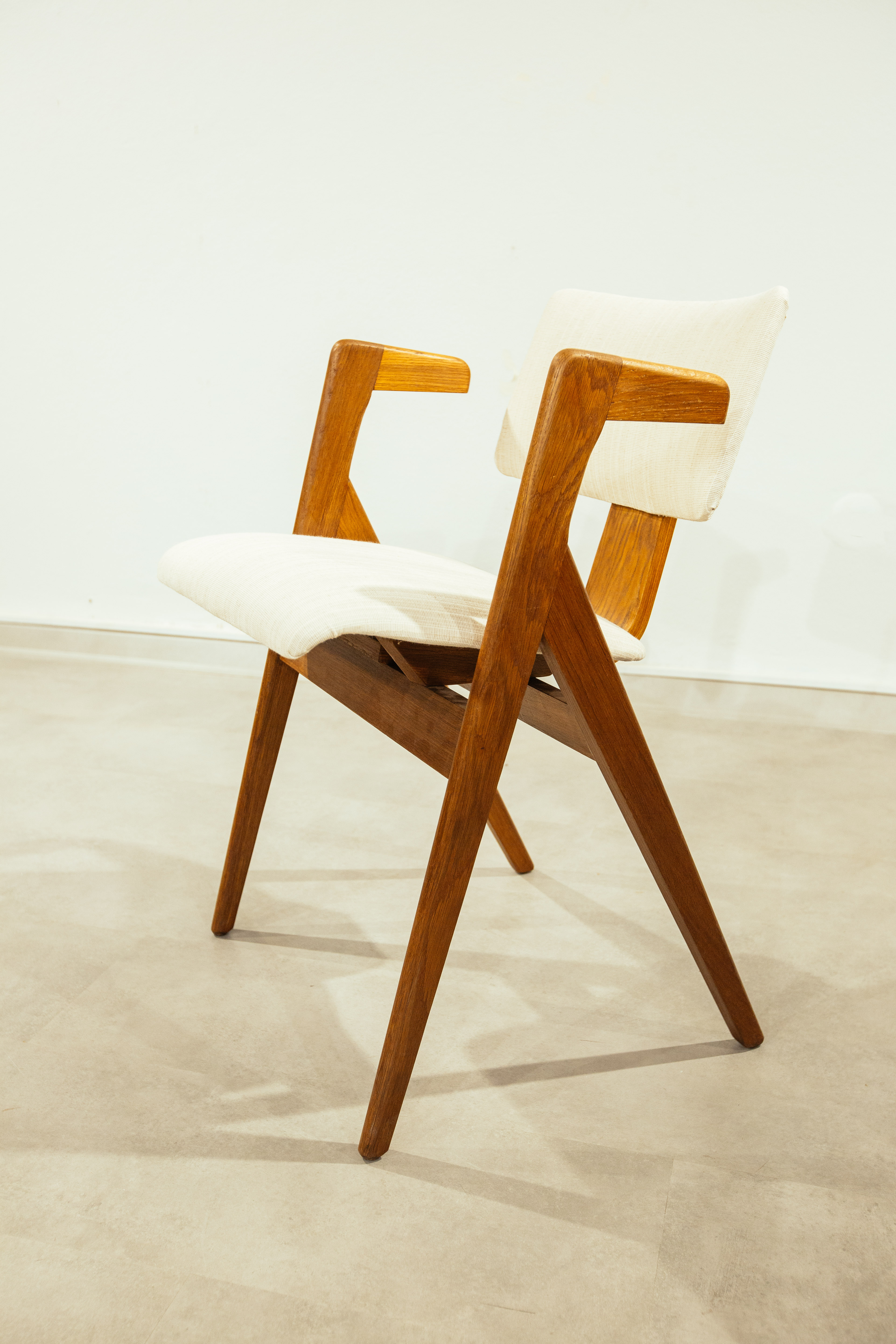 Robin Day 'Hillestack' chair (1 piece)